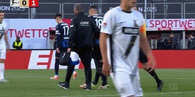 ⚽德甲半场：洪萨克破僵，费尔豪尔单刀破门，艾禾斯堡1-1海登海姆