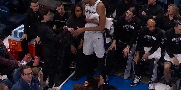 kaiyun正规平台-雷霆复仇马刺拒绝四杀！亚历山大34+5+5 文班亚马17+7吞里程悲