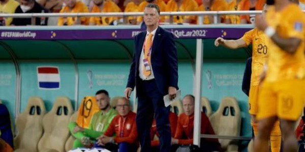 完美起步？一场煎熬！“争冠”荷兰既挫强敌也露破绽