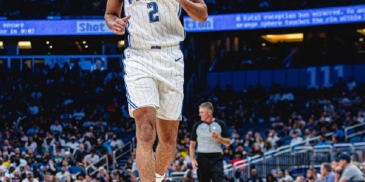 一年合同！老鹰签魔术旧将休斯坦 上季全明星后三分准星50.3%