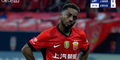 加布里埃尔失点！刘若钒造点 加布里埃尔点球踢飞，海港仍0-0玉昆