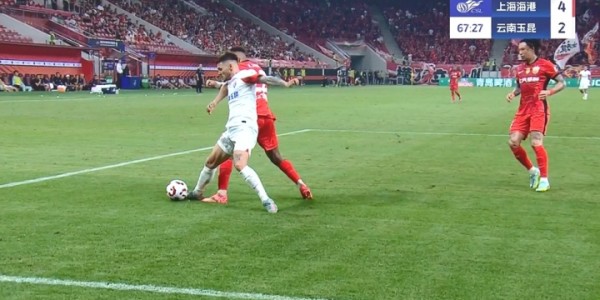 kaiyun安全登录-第65分钟，约尼查禁区内被茹萨踢倒，裁判未有表示，VAR未介入