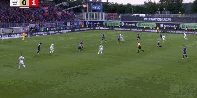 ⚽德甲半场：洪萨克破僵，费尔豪尔单刀破门，艾禾斯堡1-1海登海姆