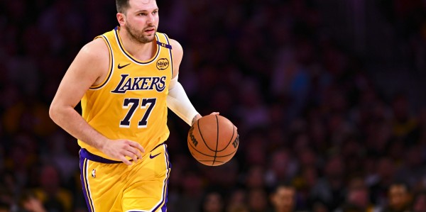 苏群评湖人百亿卖队：知道为啥提前1年要抢到卢卡当接班人了吧？