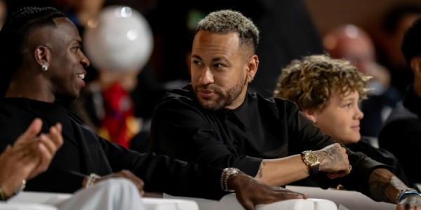 kaiyun正规平台-安切洛蒂计划推动内马尔重返国家队，吉马良斯确认球员回归可能性持续存在